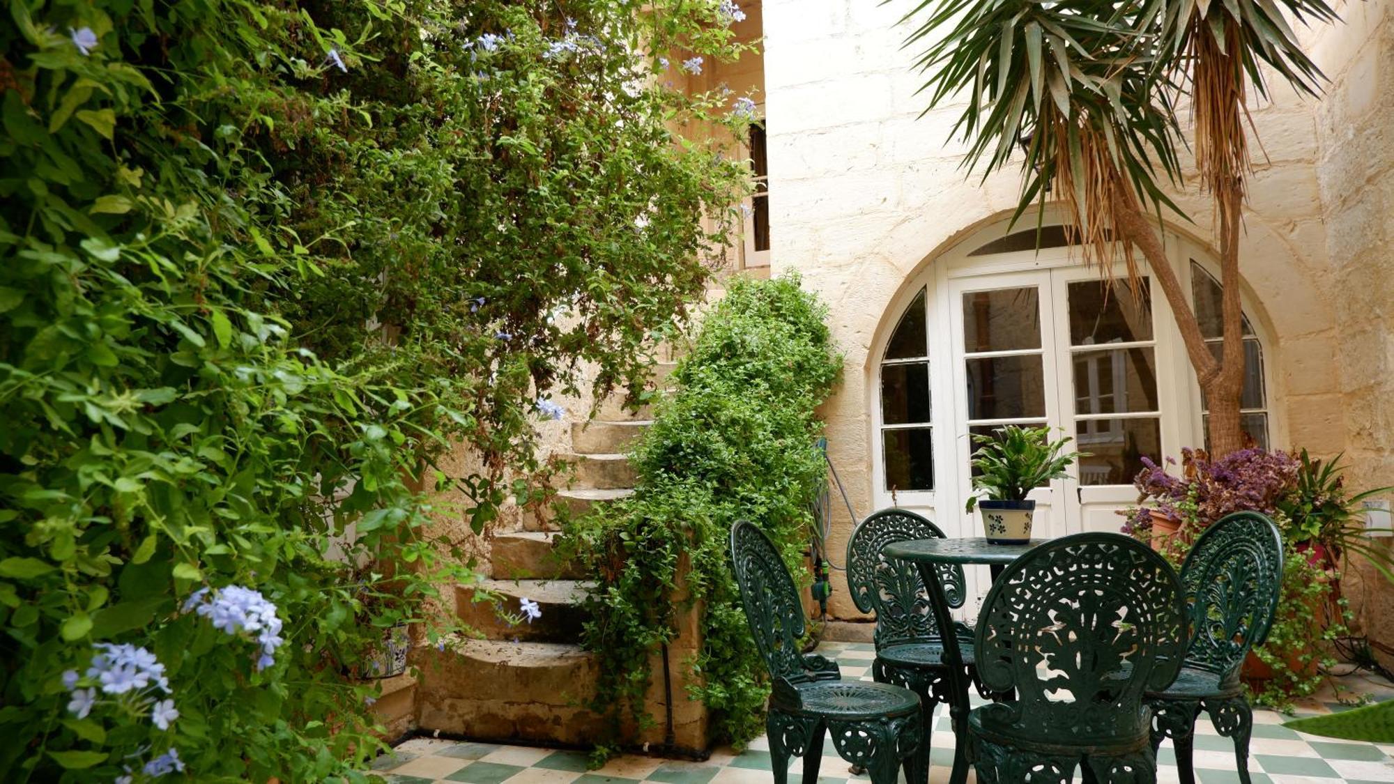 Village Knights Accommodation Zebbug  Exterior photo