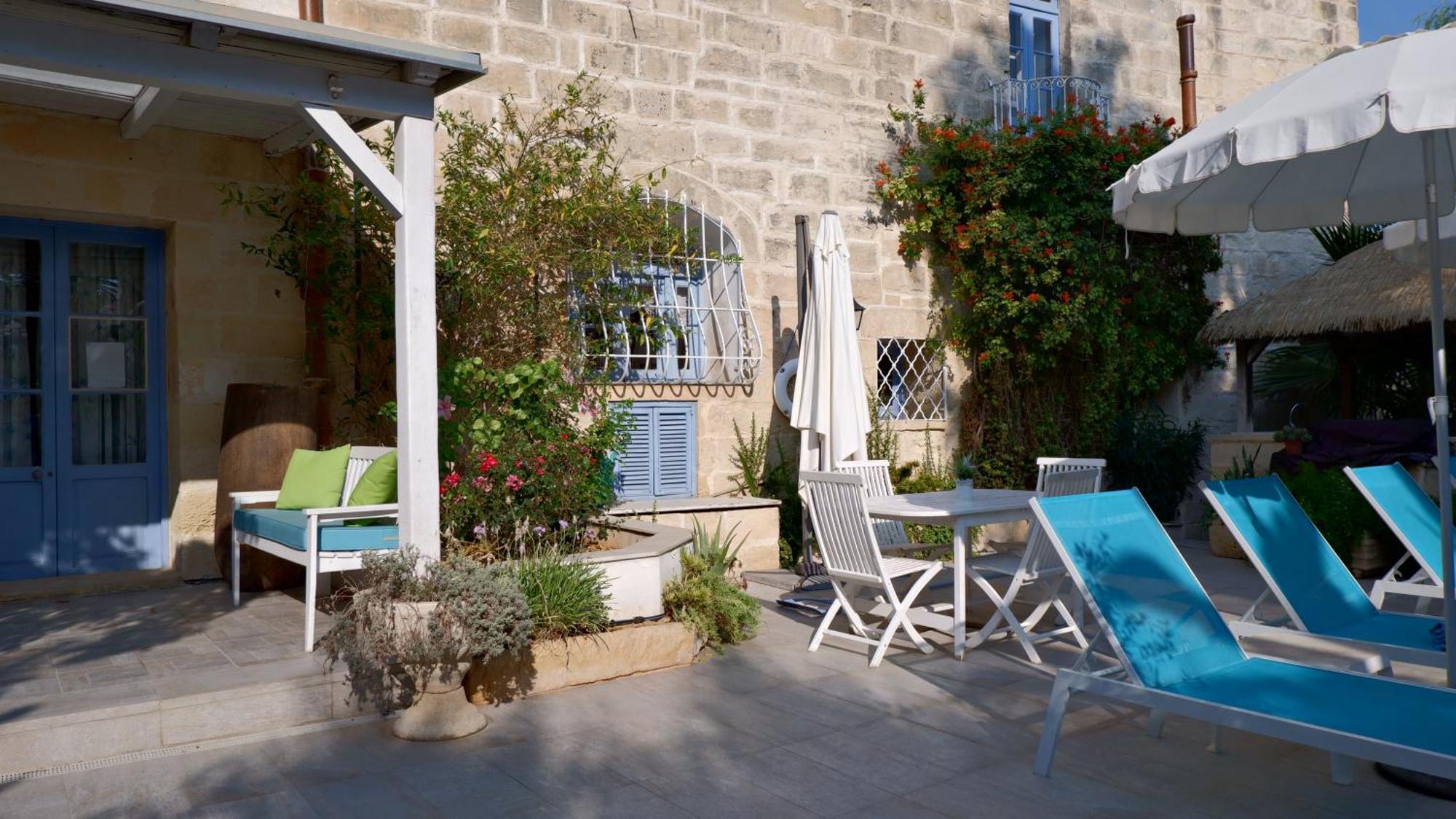 Village Knights Accommodation Zebbug  Exterior photo