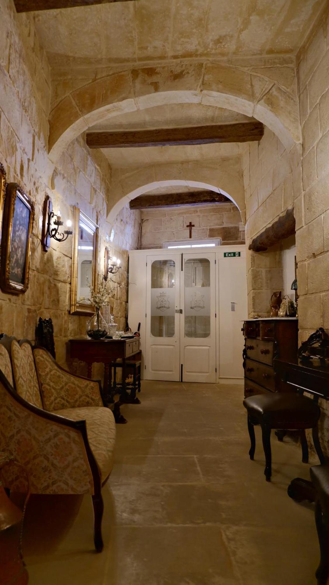 Village Knights Accommodation Zebbug  Exterior photo