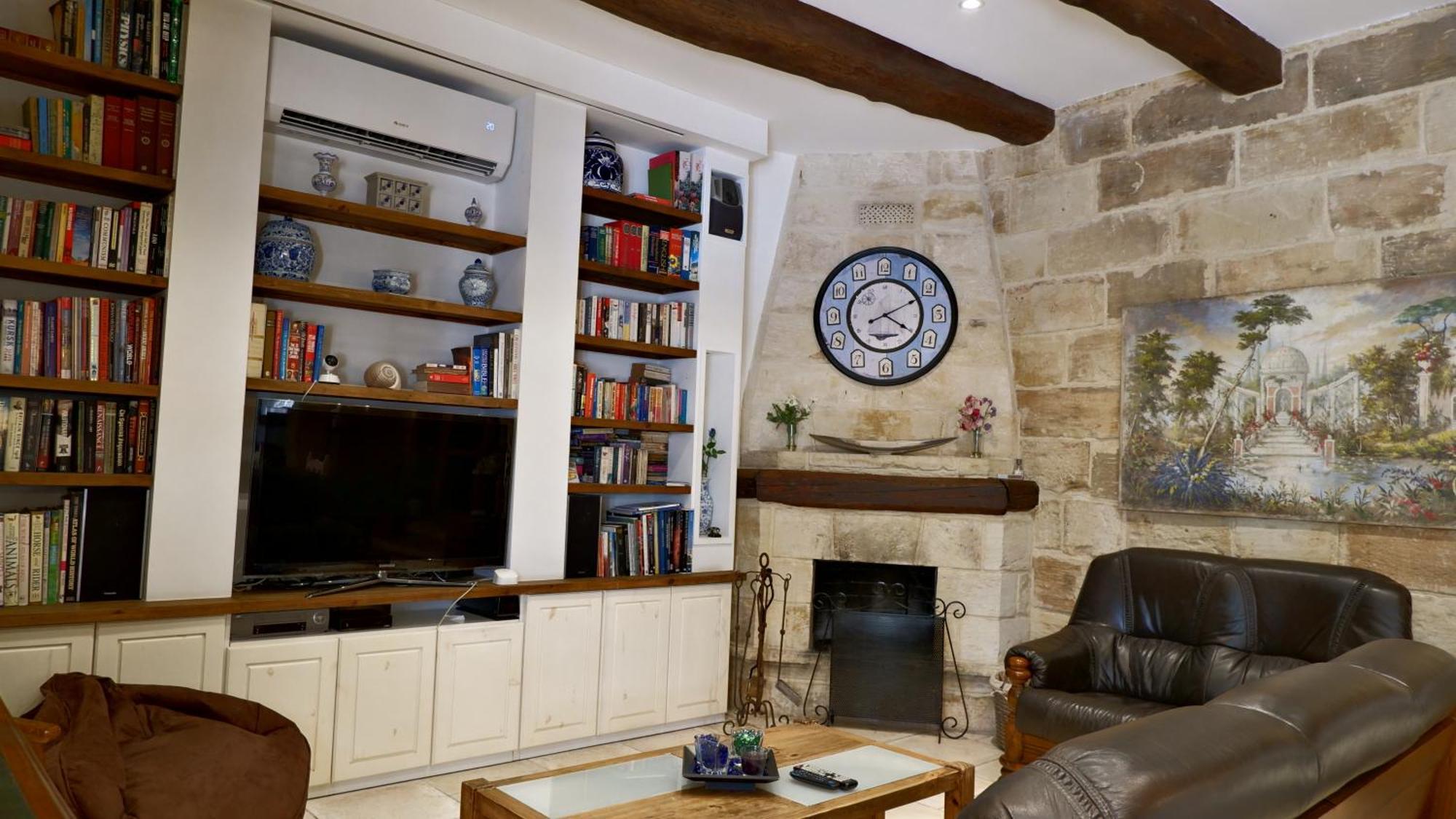 Village Knights Accommodation Zebbug  Exterior photo