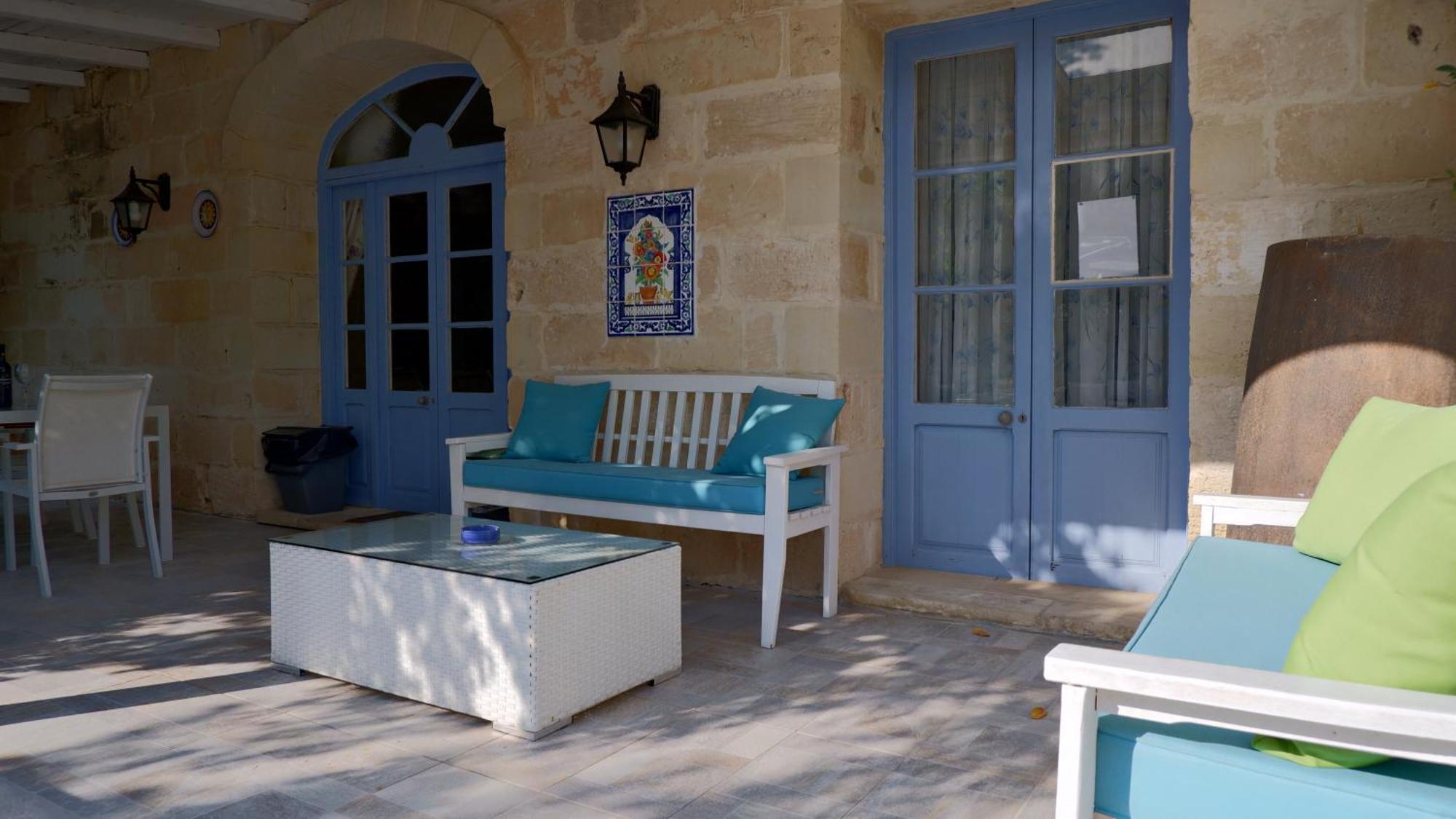 Village Knights Accommodation Zebbug  Exterior photo