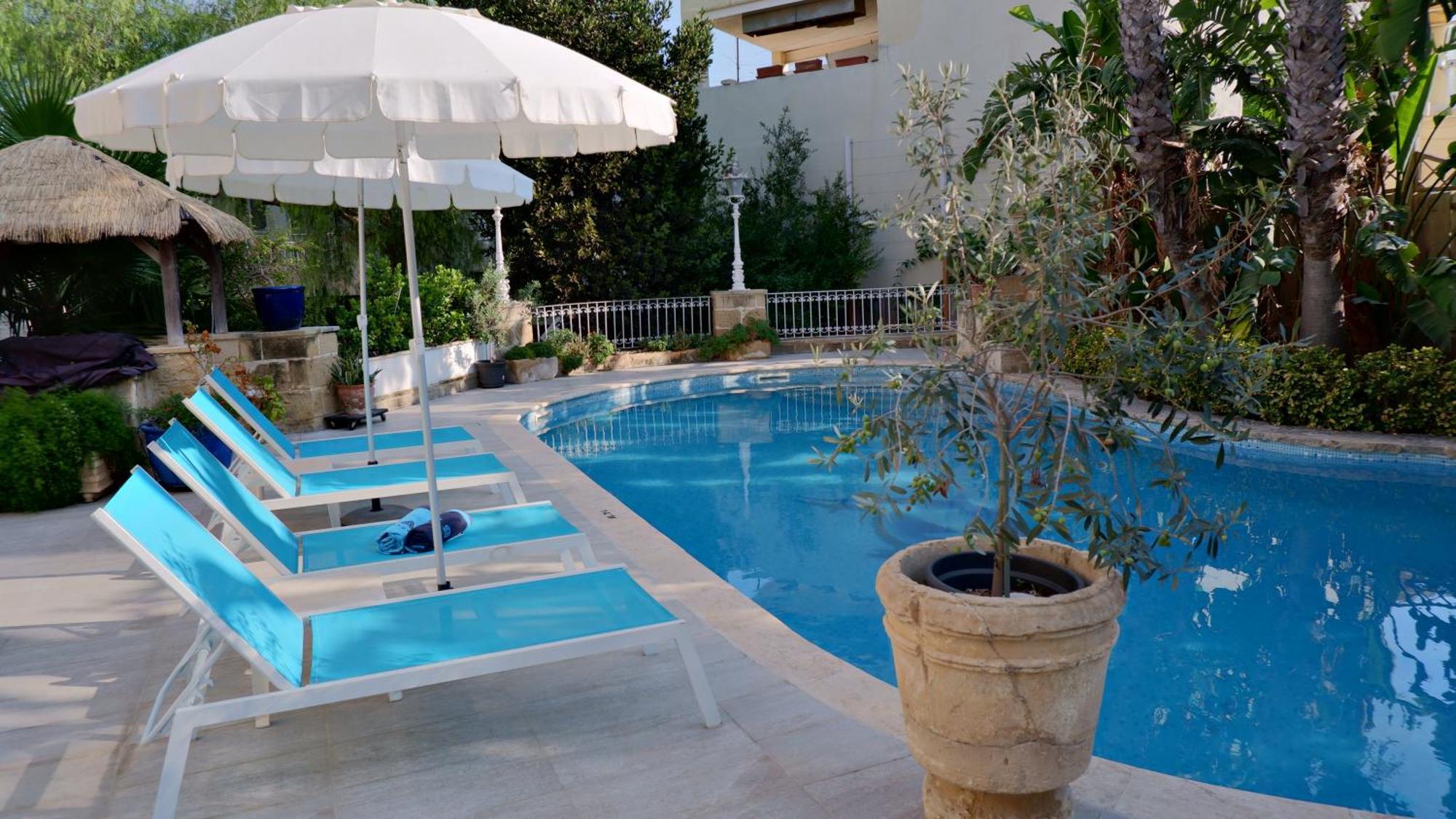 Village Knights Accommodation Zebbug  Exterior photo