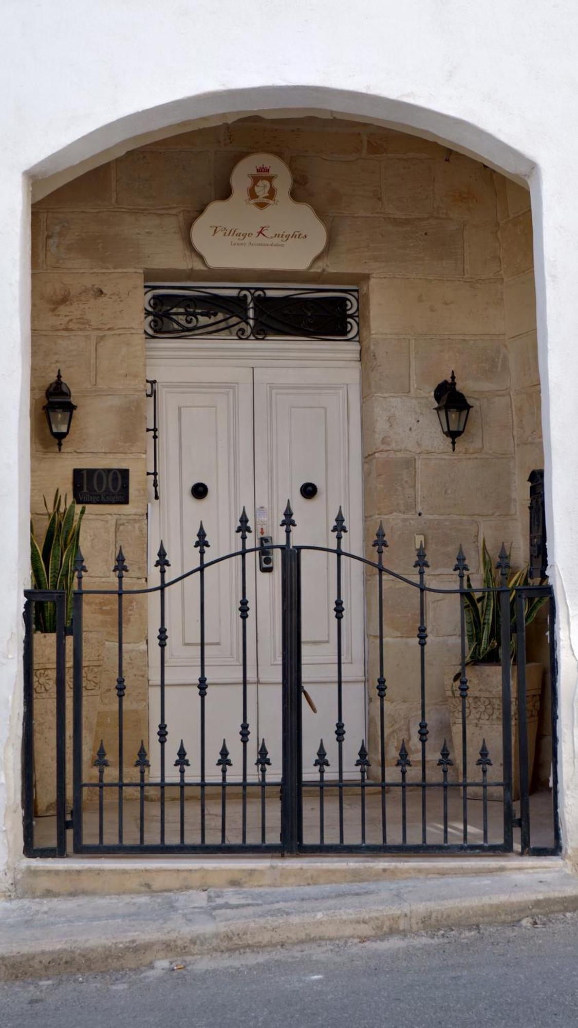 Village Knights Accommodation Zebbug  Exterior photo