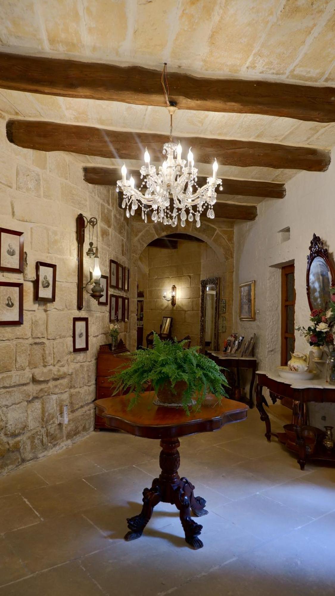Village Knights Accommodation Zebbug  Exterior photo