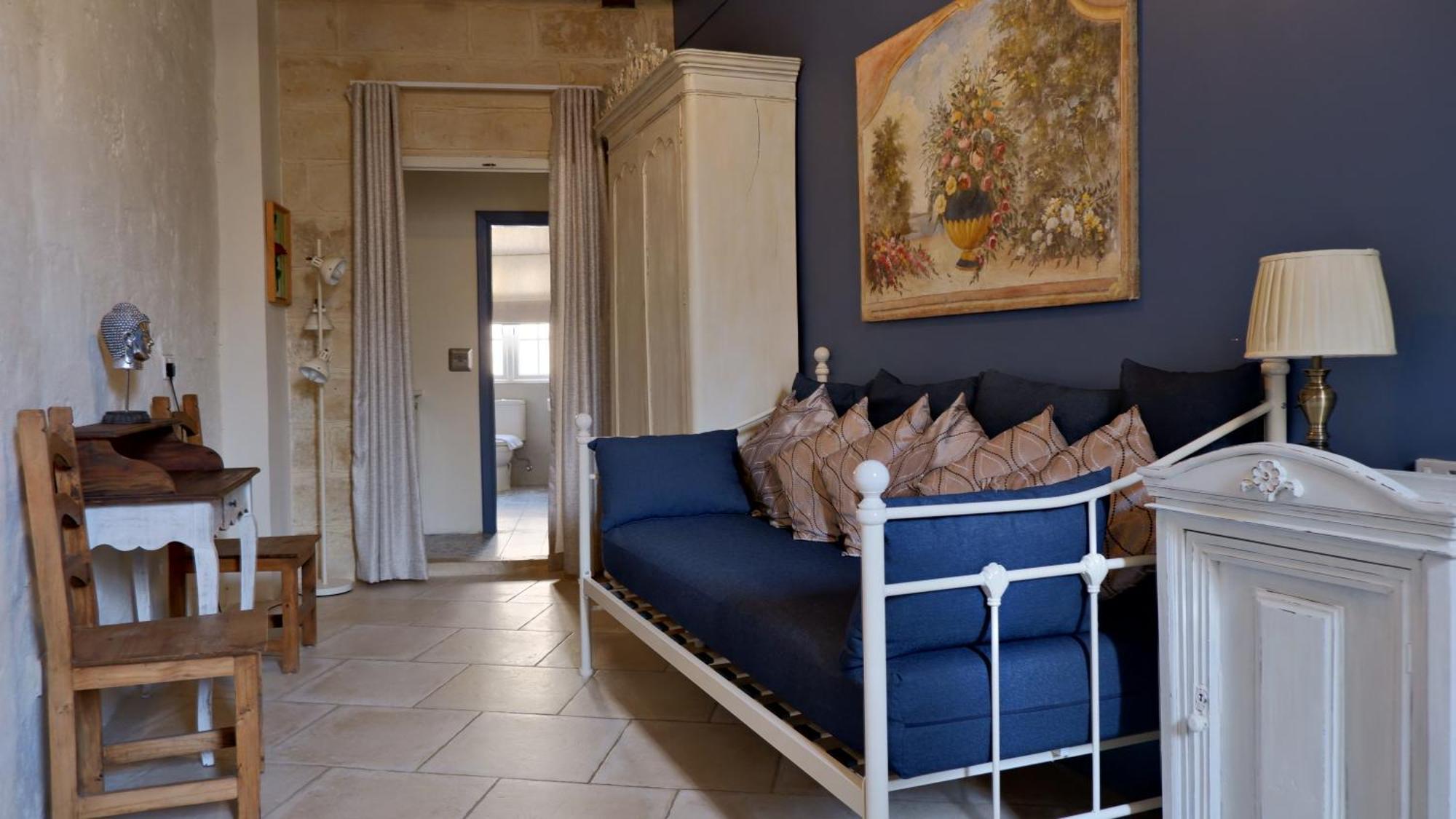 Village Knights Accommodation Zebbug  Exterior photo