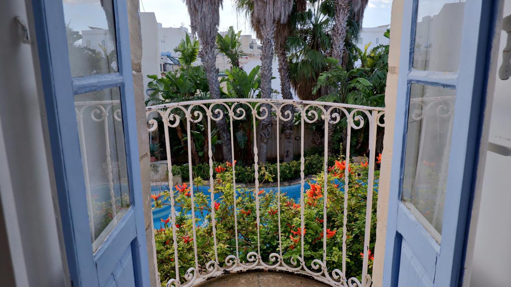 Village Knights Accommodation Zebbug  Exterior photo