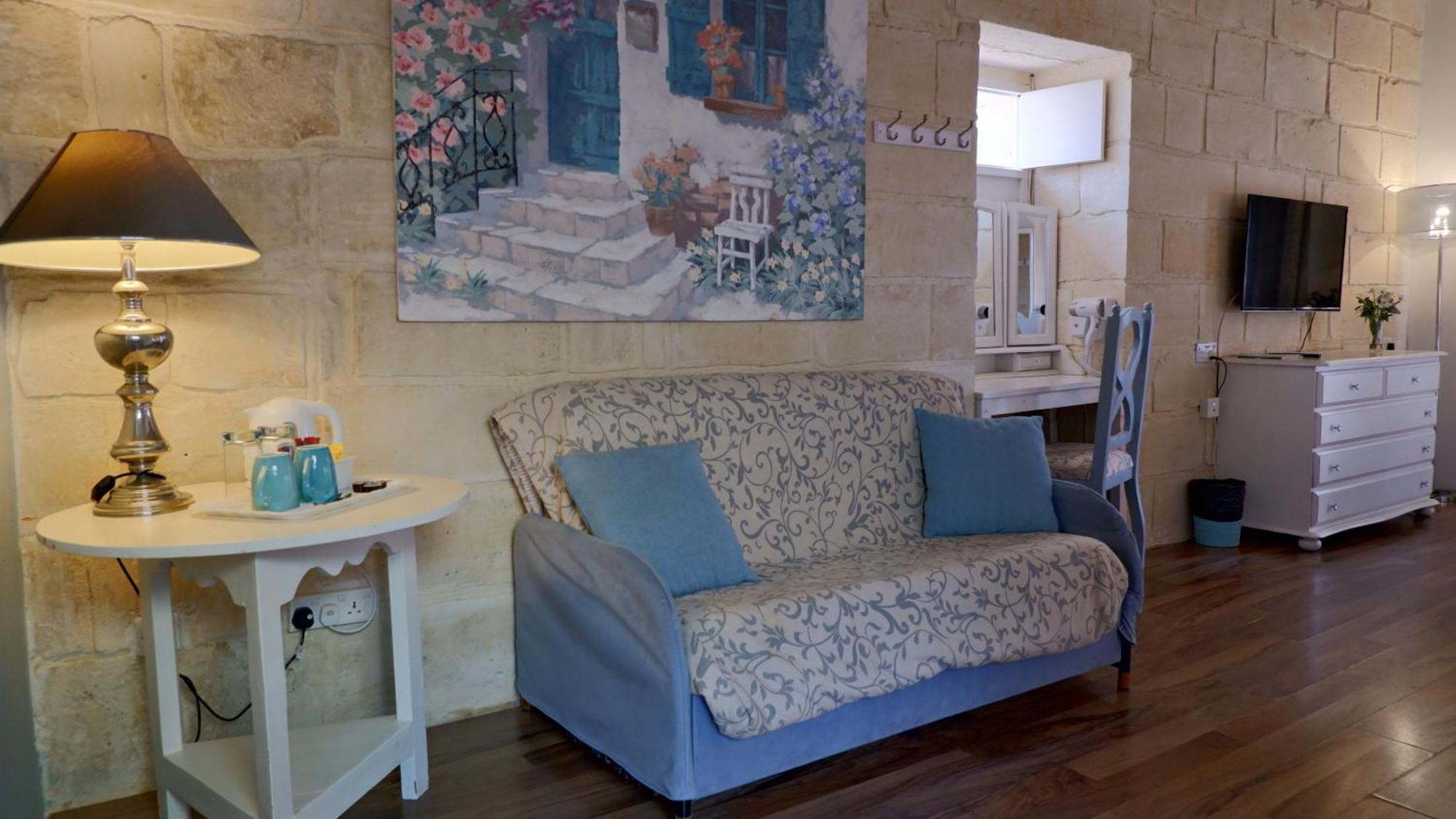 Village Knights Accommodation Zebbug  Exterior photo