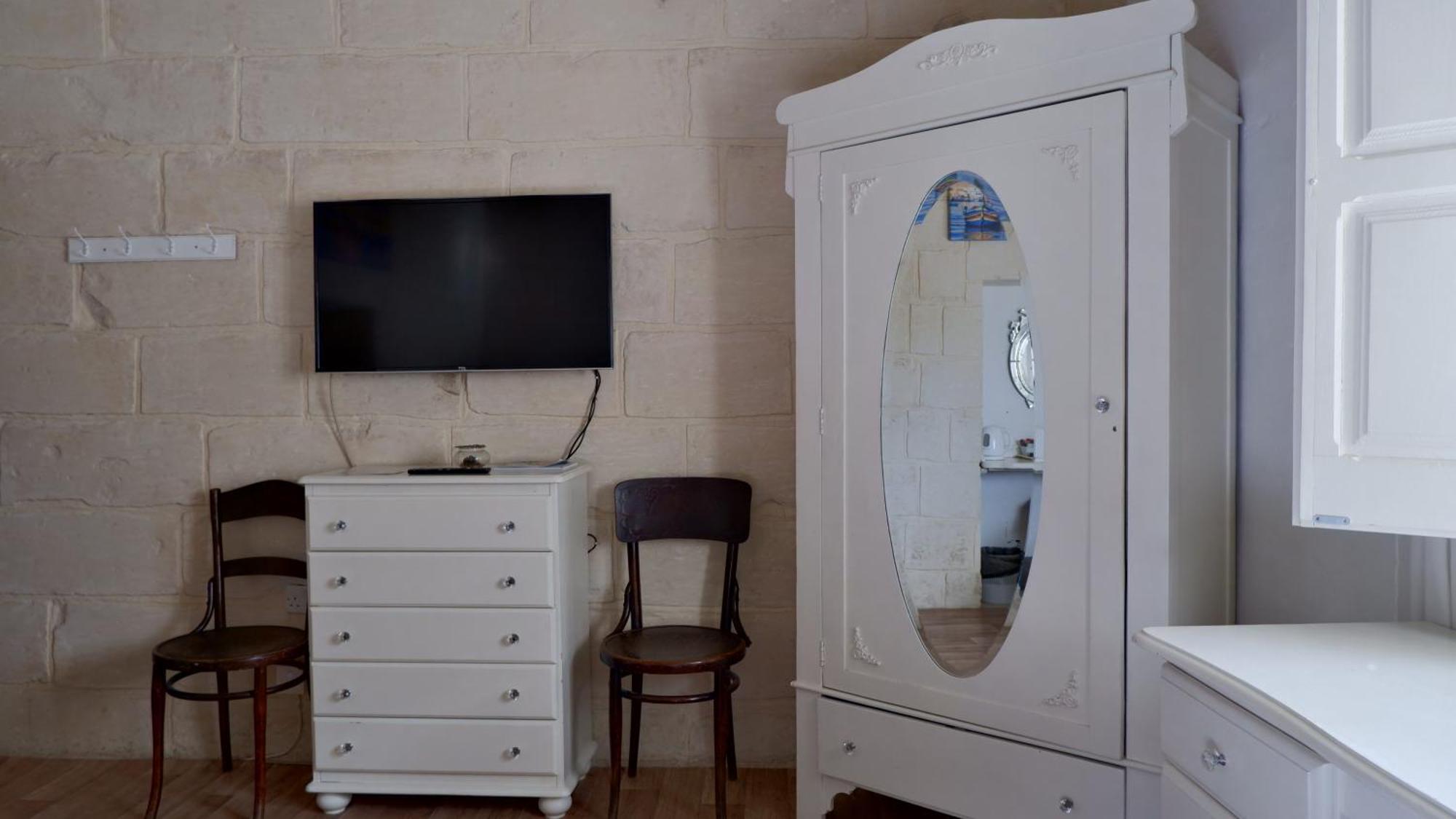 Village Knights Accommodation Zebbug  Exterior photo