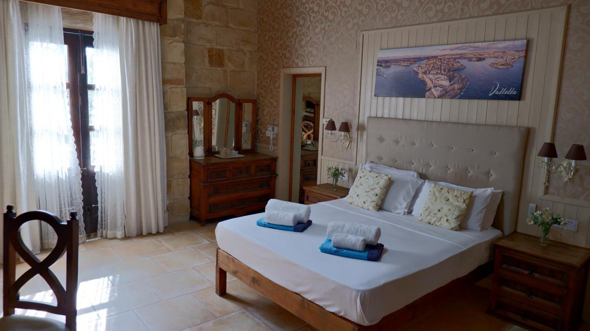 Village Knights Accommodation Zebbug  Exterior photo
